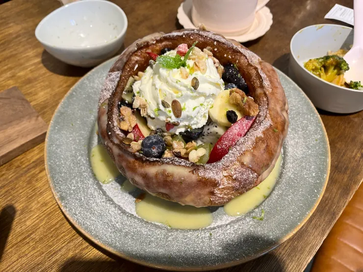 鎮店招牌鍋烤鬆餅，檸夏青乳口味，完全沒有檸檬味。