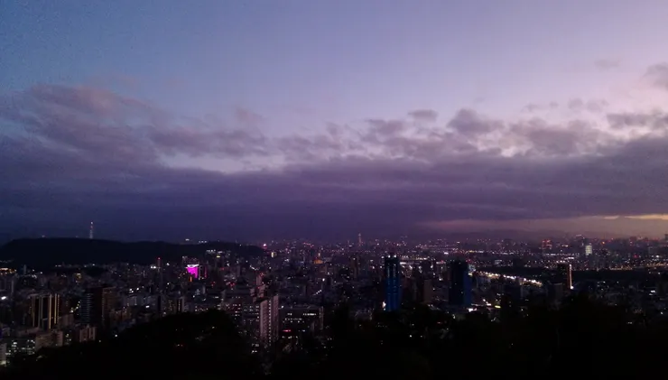 軍艦岩南側台北市區風景
