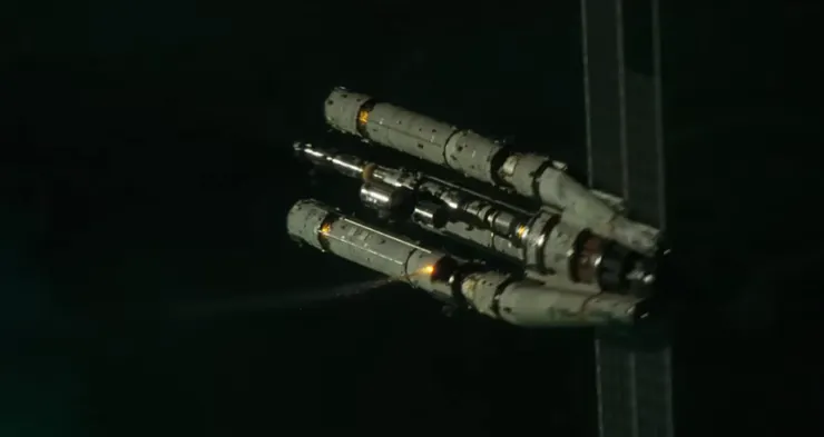 太空船出現破洞，讓兩人同時被推到生死邊緣。