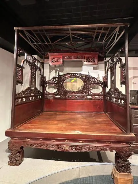 文物館-珍貴的紅眠床（圖片截圖於網路）