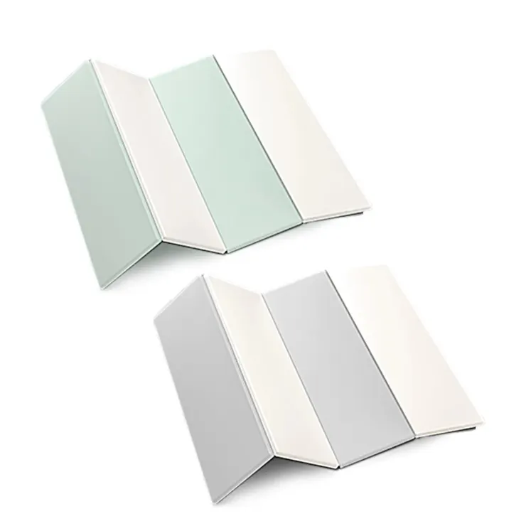 i-smart 無縫抑菌摺疊地墊在遊戲區的平整鋪設圖。強調其無縫設計和抑菌功能。