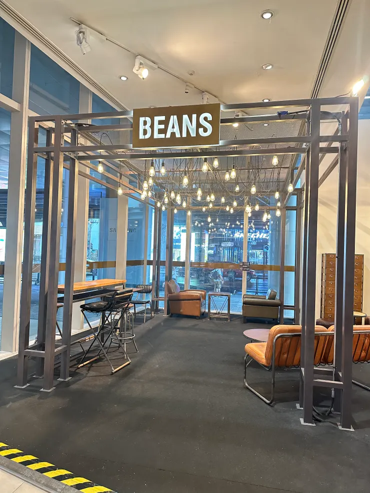 Paragon店，在美食區麥當勞旁邊