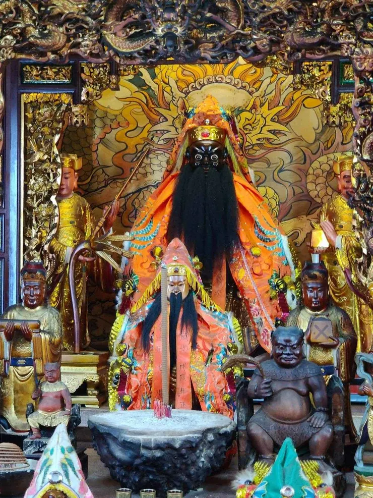 百年樹瘤香爐（圖片截圖於網路）