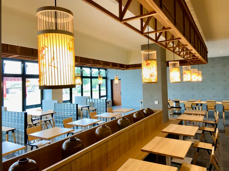 ▲ 光線充足的用餐環境，這是民宿不是飯店喔