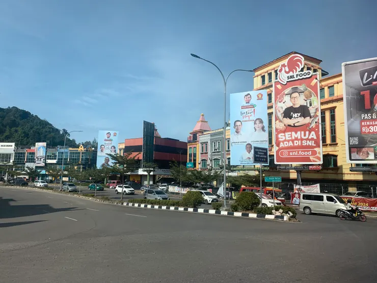 臨走前隨手拍拍巴淡市區。