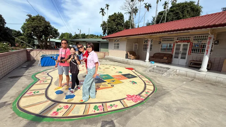 與敬業又可愛的老闆娘合照