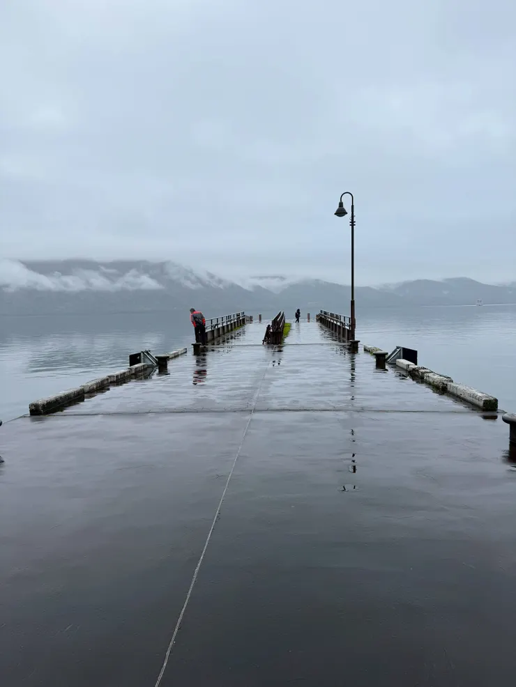 還好還有一些遊客點綴些許色彩