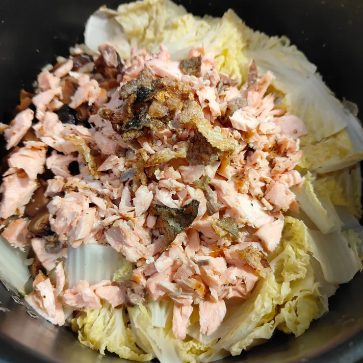 最上面的是魚皮喔