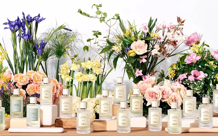 以花束概念呈現的仙境花園香水照片