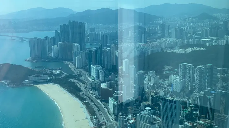 從高處看無邊際的海景吧。