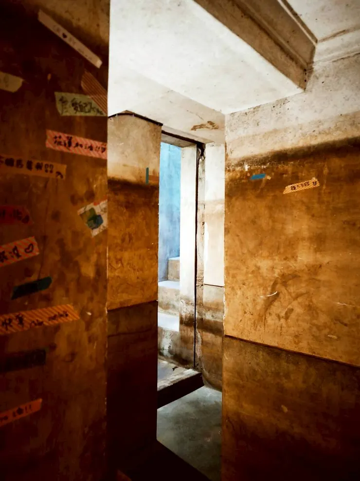 由內而外看的出口