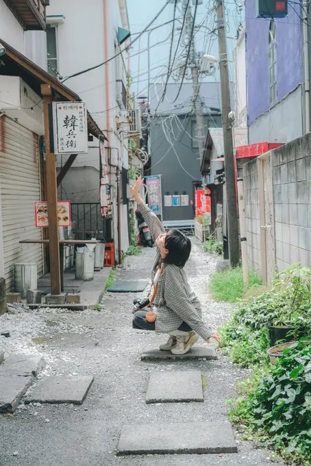 金子良太郎的沙龍