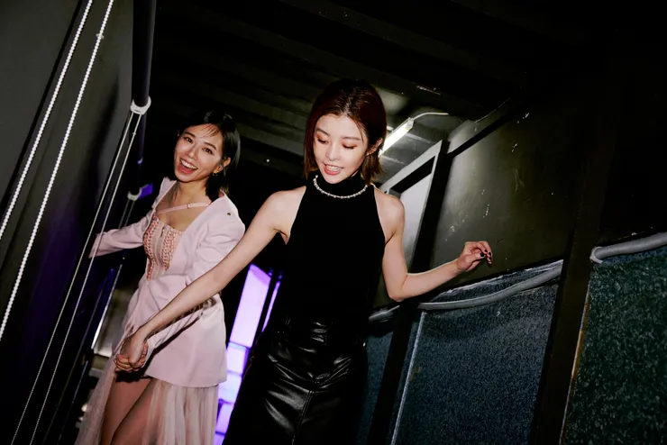 詹子萱(前)、夏于喬(後)，兩人各自為了戲，做出不少事前準備。