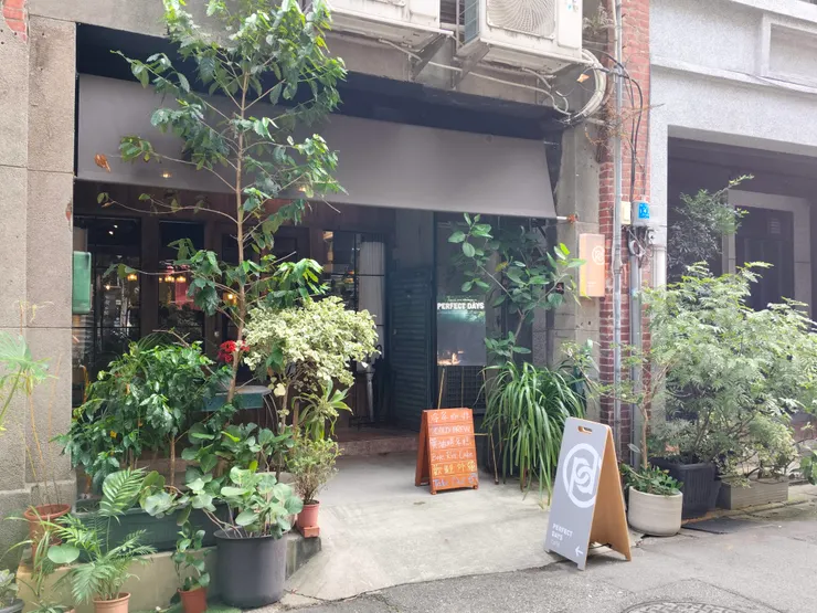 低調的外觀，招牌也不顯眼