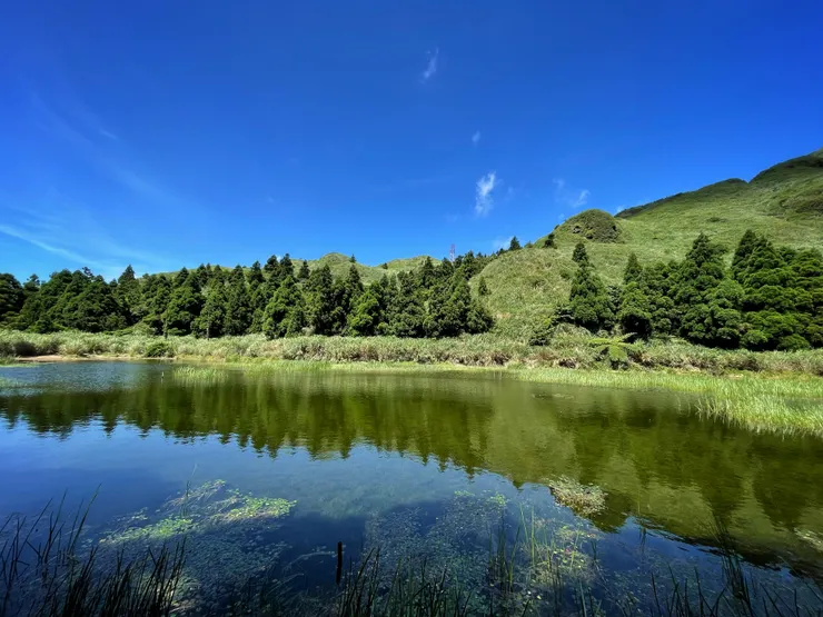 難得沒有雲霧繚繞的夢幻湖