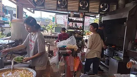 [新北美食]古早味台式料理甲鼎茶莊、坪林商圈人氣夯店、當地坪