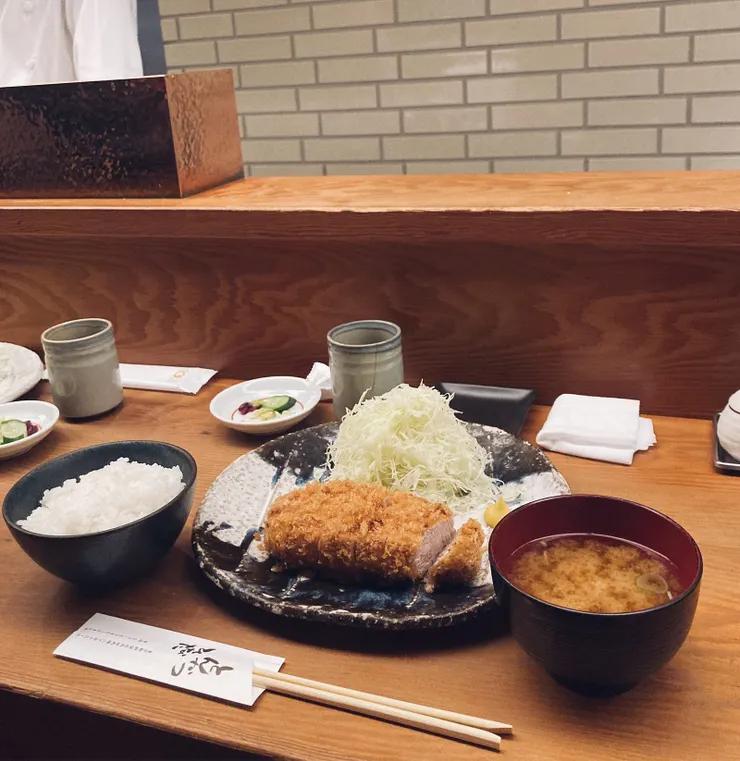 Tonkatsu Hinata的炸豬排口感｜誘人的粉嫩肉質和酥脆麵衣