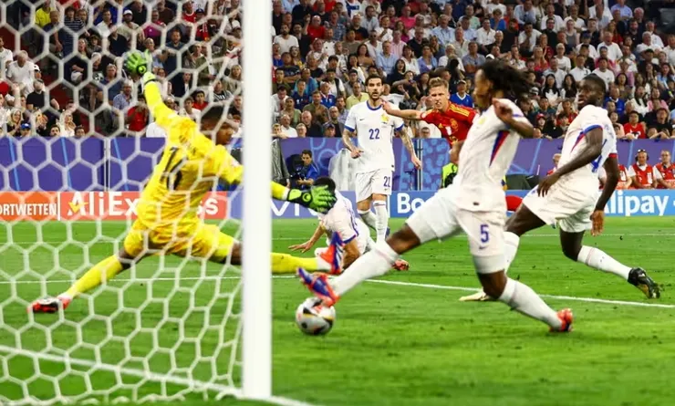 丹尼奥蒙助西班牙反超前2:1