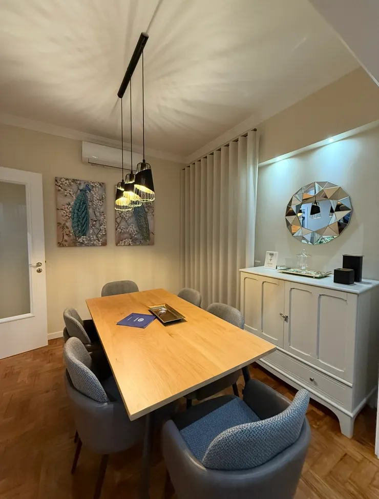 可以坐6人的餐桌