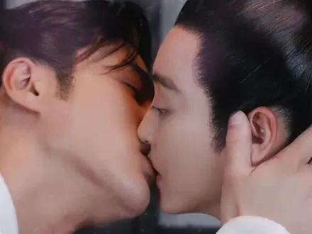 男女主角吻戲