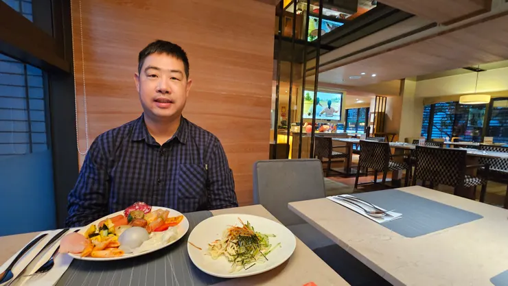 我在和逸飯店台北民生館的二樓享用自助早餐!