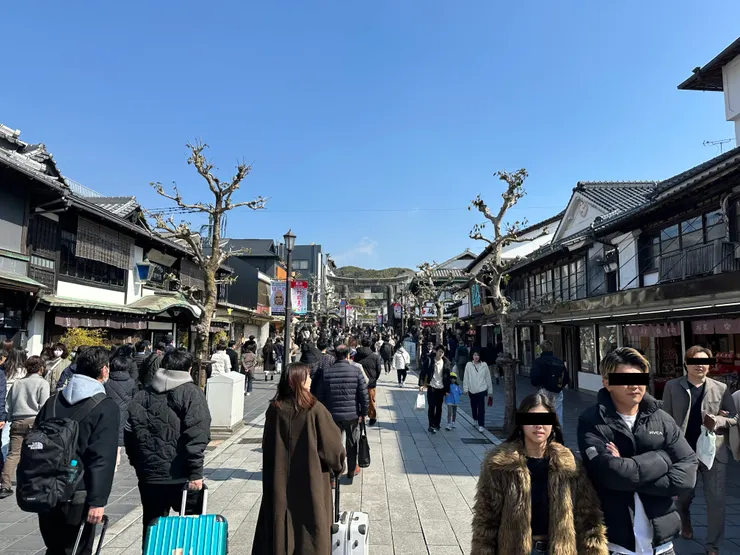 遊客跟參拜的人超級多