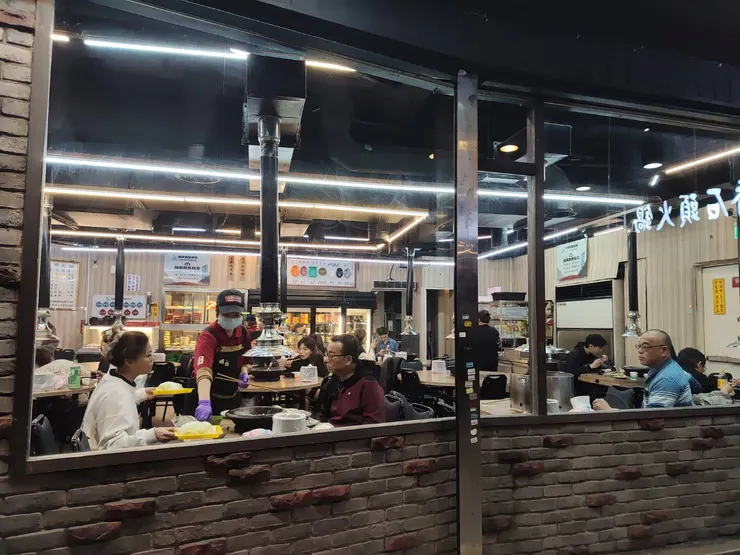 凌晨一兩點的時候也是不少人呢!