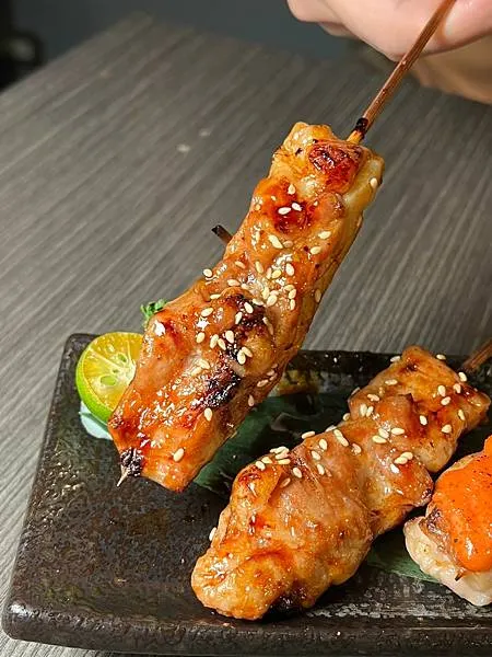 (板橋居酒屋)日鶴串燒居酒屋~2023新北耶誕城美食推薦!粒