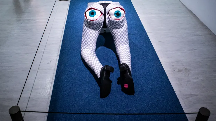 Rosie Gibbens《計畫性淘汰》、《赤身裸體》、《嶄新的我》系列