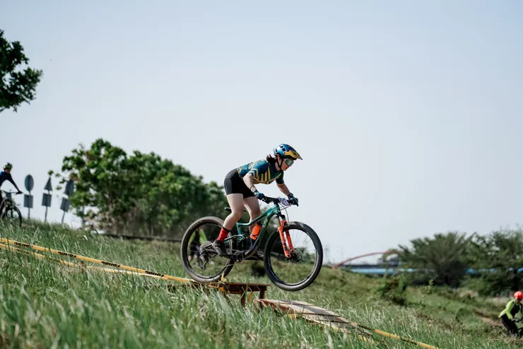 米奇飛越跳台。