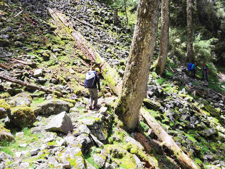 ▲下切石瀑區至鞍部