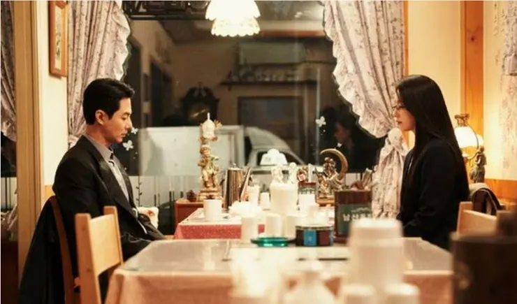 漫畫裡,兩人並沒有去豬排店約會過