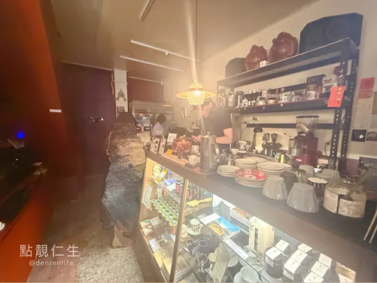 老宅咖啡廳菸花 ｜1樓廚房&點餐區