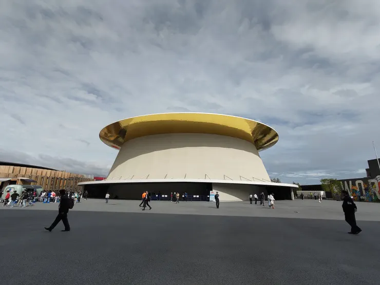 天空開了一個洞