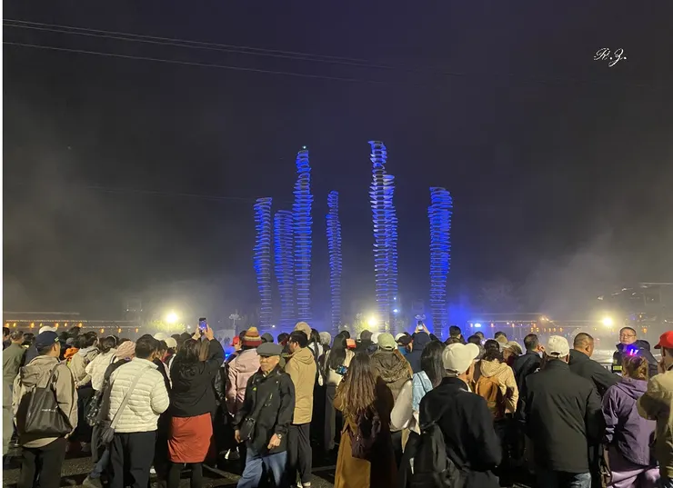 開演前已人潮聚集 ([陳傳義]拍攝)