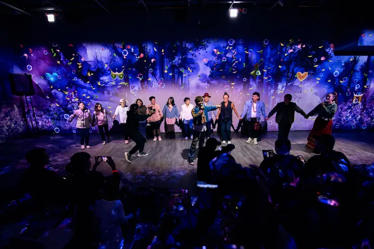 台下觀眾一起上前跳舞大合唱(圖/風潮音樂提供)