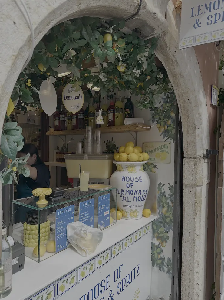 賣檸檬汁的小攤