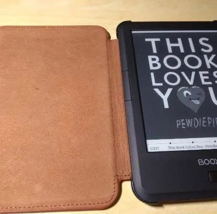 麥克第一台購買的閱讀器是Boox牌的C67ML