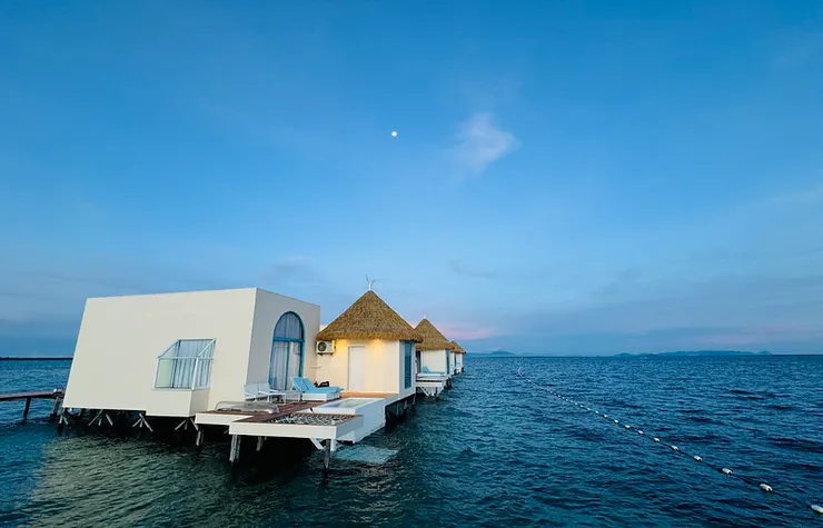 仙本那水上屋 Royal Resort，一晚要價約 $12,600