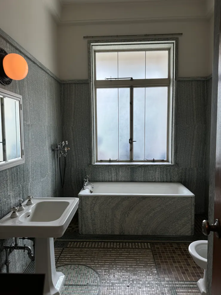 以前的浴室，看來是當時的最先進浴室了