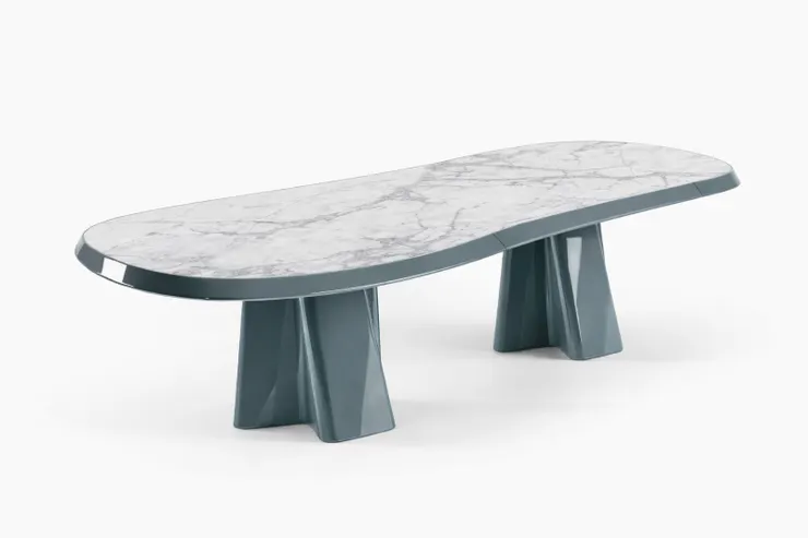 ▲NATUZZI Caleo系列雕塑桌以高光亮漆打造強烈個性化視覺。