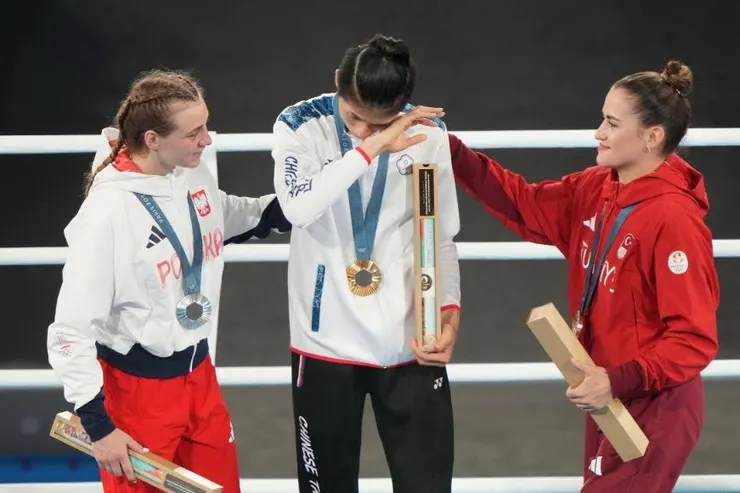 林郁婷在頒獎典禮時，喜極而泣。（照片來源/外交部臉書）