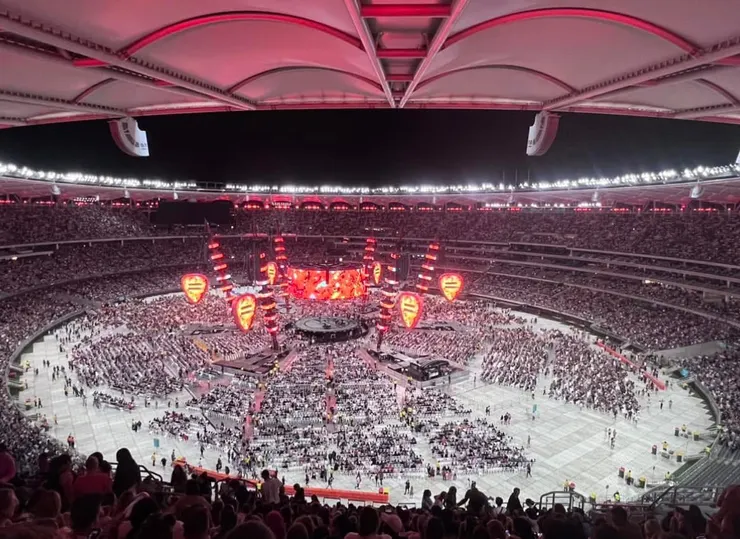 七點多的時候,觀眾陸續入場