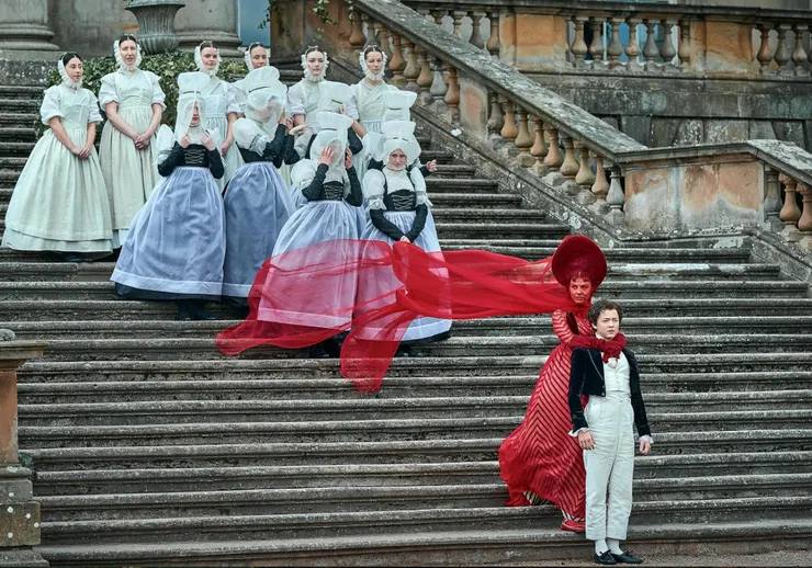 童年的男主與母親，resource from IMDB