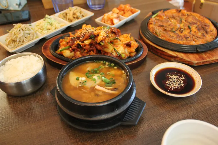 用一頓飯的時間，交換彼此的一年