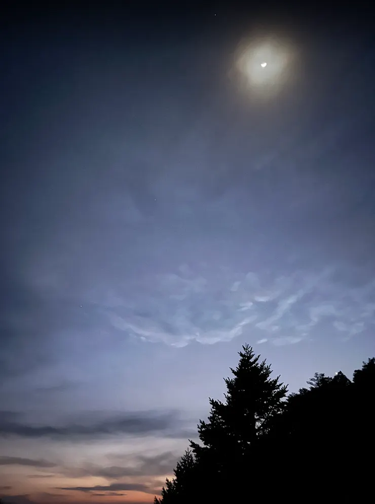 沒有滿天星辰，但有一縷月光