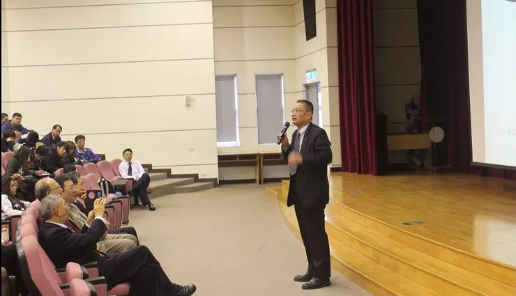 ▲高哲翰講座教授呼籲持續強化「警察敘事能力與溝通」教育訓練。（圖/高哲翰 提供 彭可翻拍）