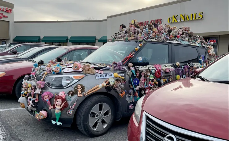 作者攝於 2023年1月｜超級顯眼的「娃娃車」（原創作品，請勿擅自使用或轉載。）