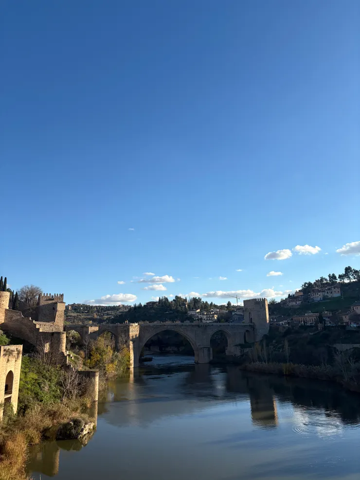 搭乘觀光巴士會經過的一段路，也是景點之一