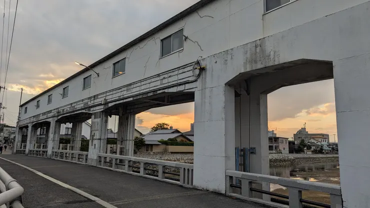 感覺有防洪功能的新町橋